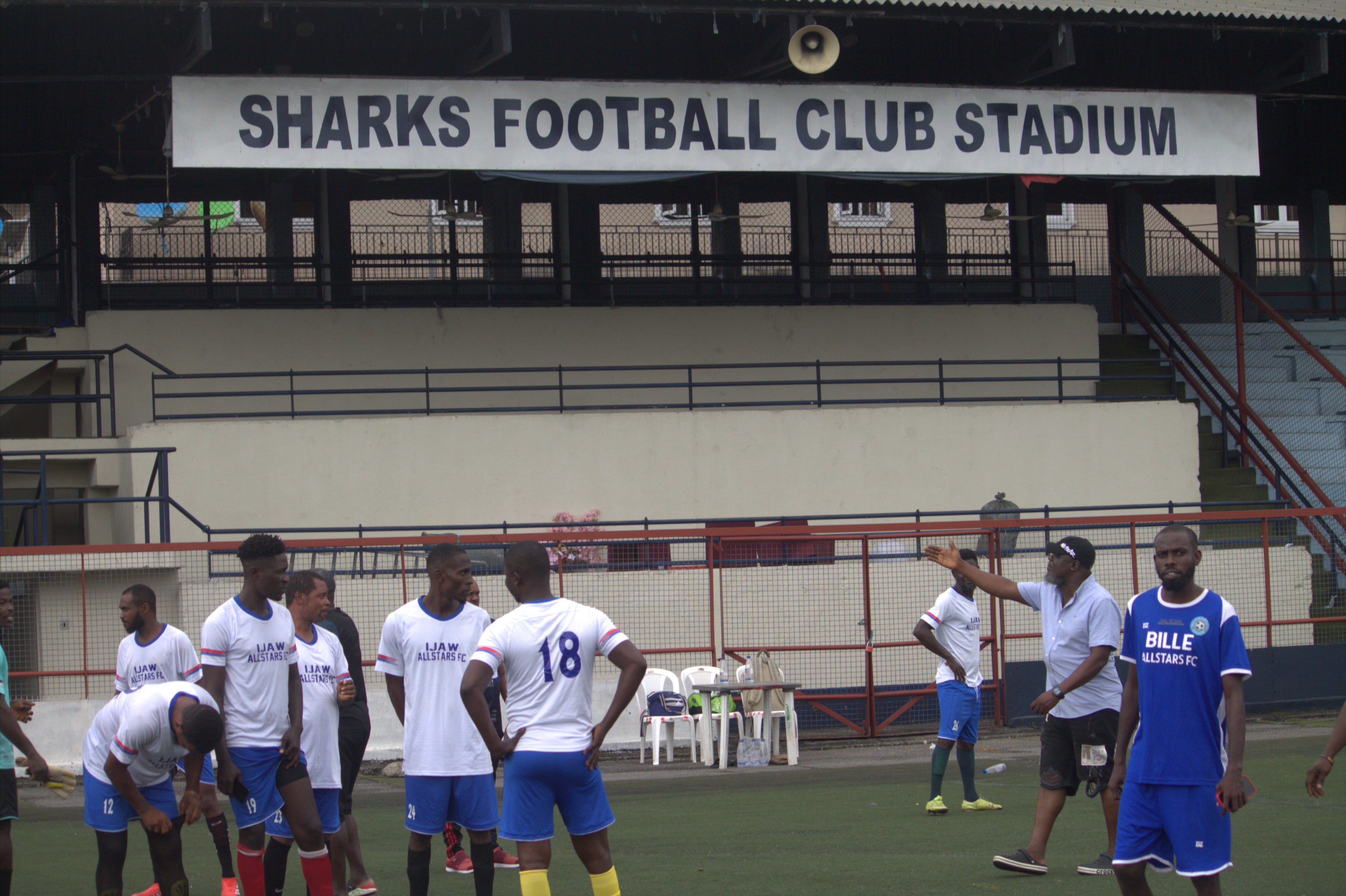 Arite's Guinness World Record attempt for the longest singing hours by an Individual